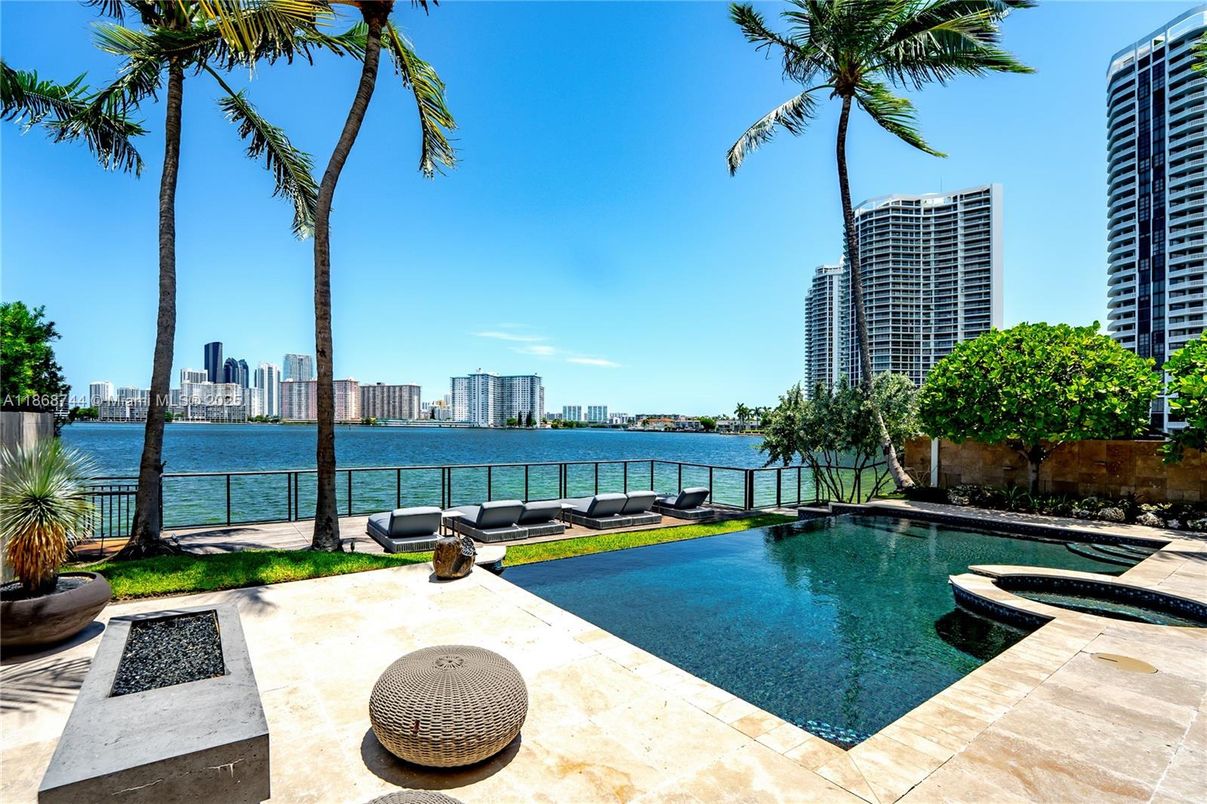 Exterior, Pool, Water, Skyline