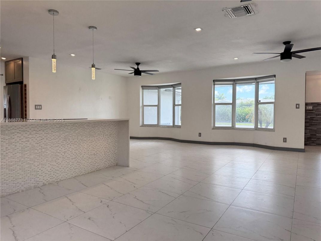 Empty room, Interior, Marble, Pendant Lights, Recessed Lighting