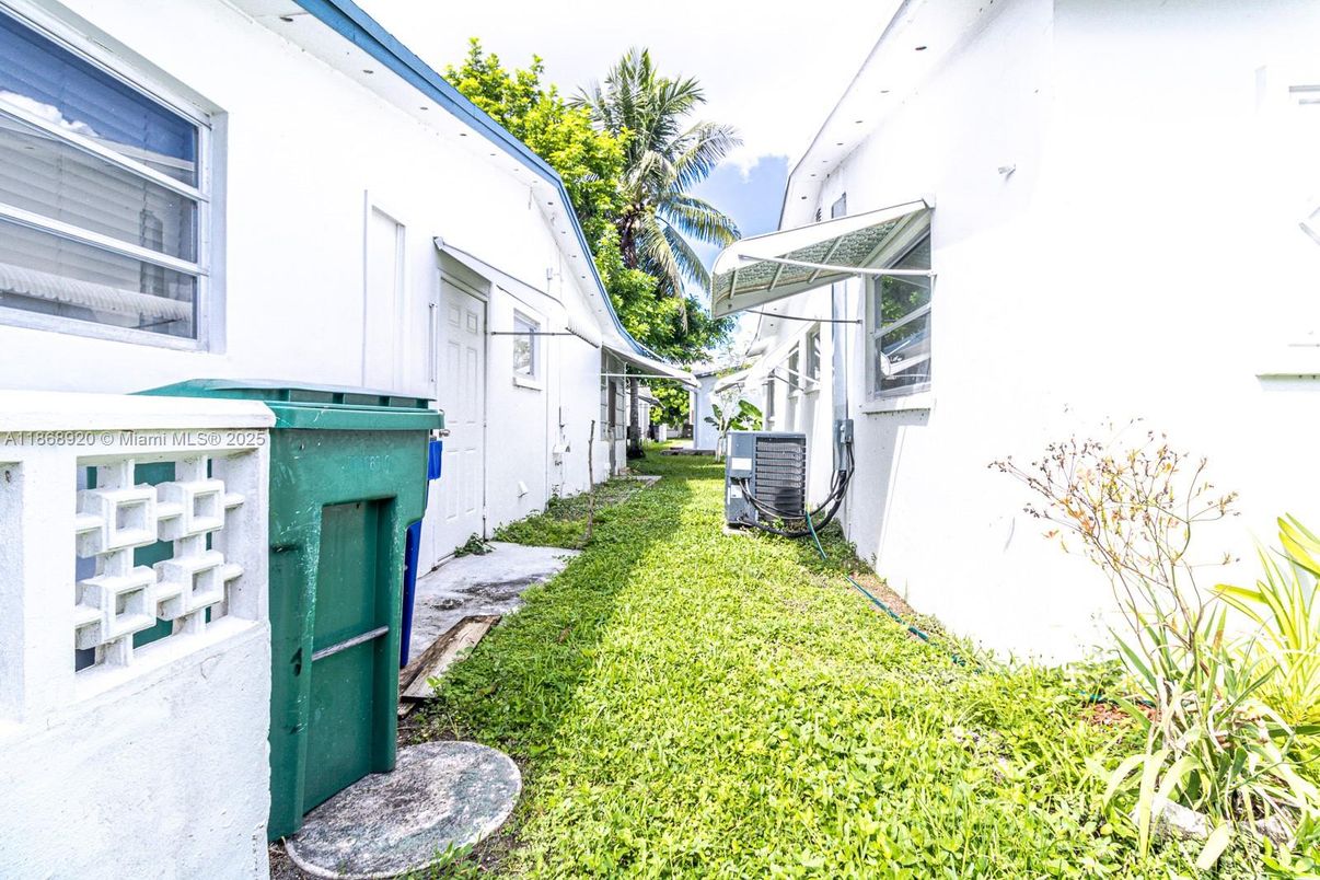 Backyard, Exterior