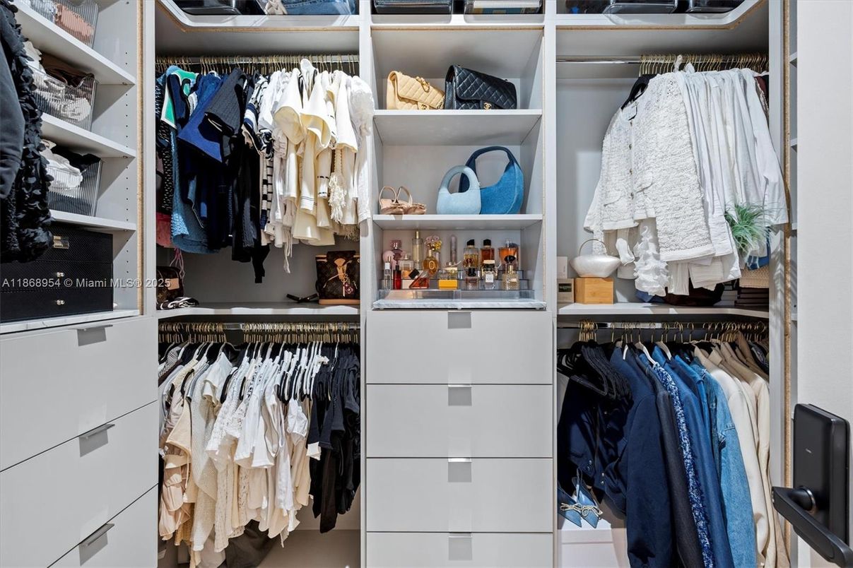 Interior, Walk-in Closets
