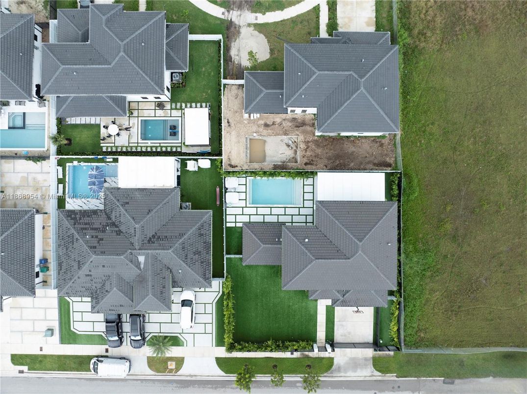 Exterior, Drone