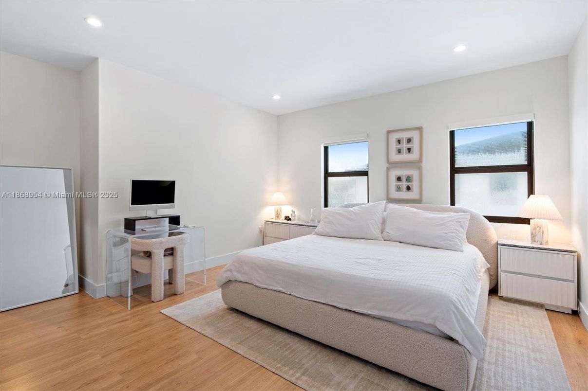 Bedroom, Interior, Recessed Lighting, Wood Texture Flooring