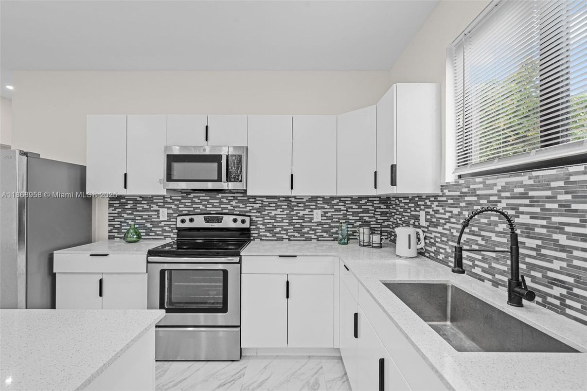 Interior, Kitchen, Marble, Stainless Steel Appliances