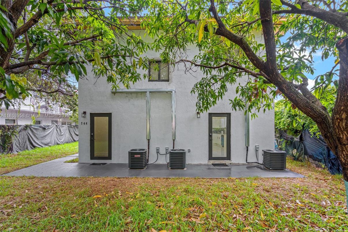 Backyard, Exterior