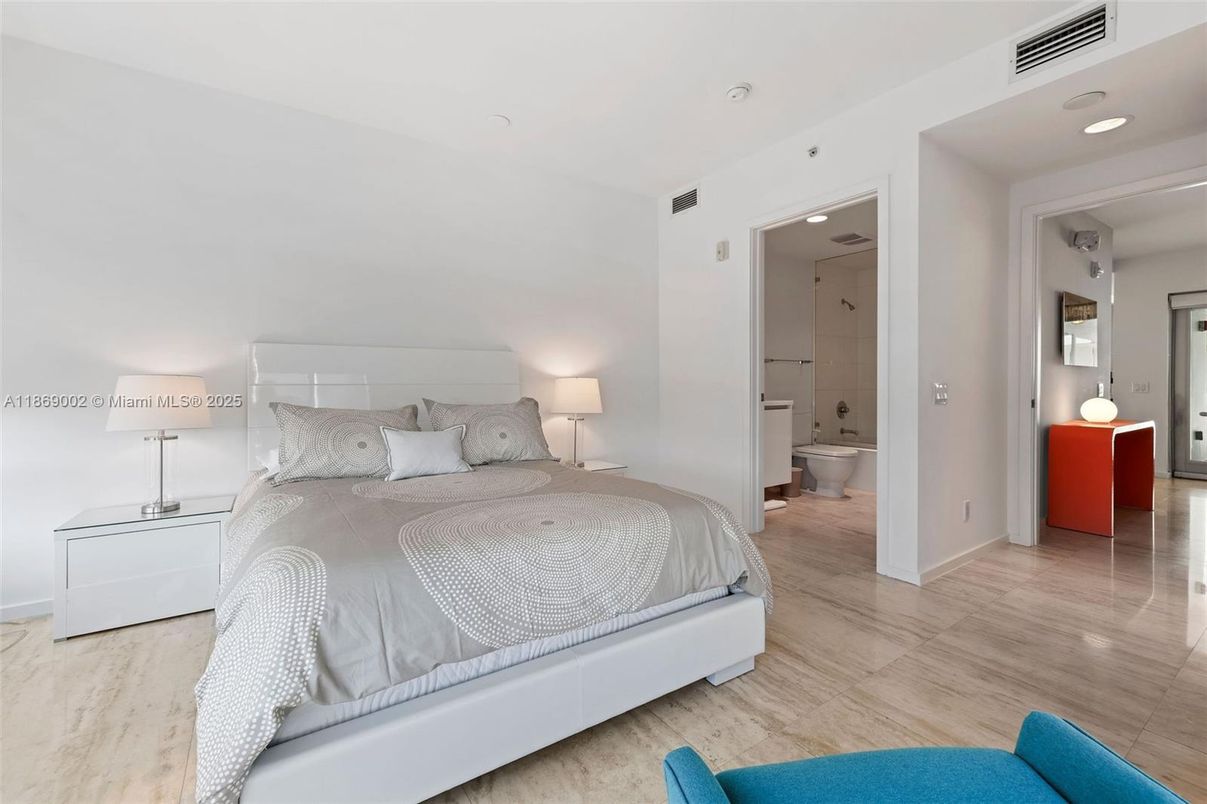 Bathroom, Bedroom, Interior, Recessed Lighting