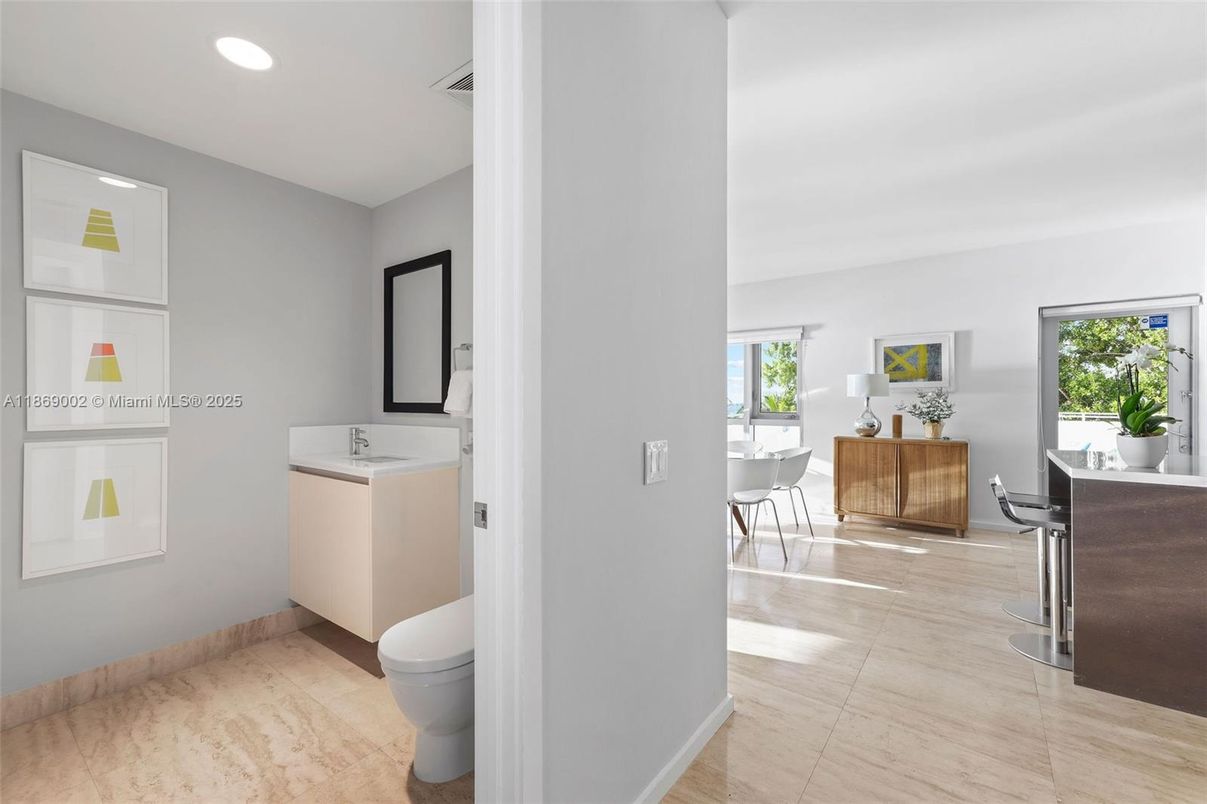 Bathroom, Interior, Recessed Lighting