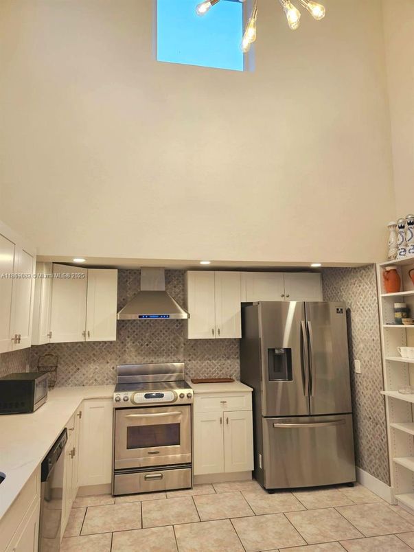 Interior, Kitchen, Stainless Steel Appliances