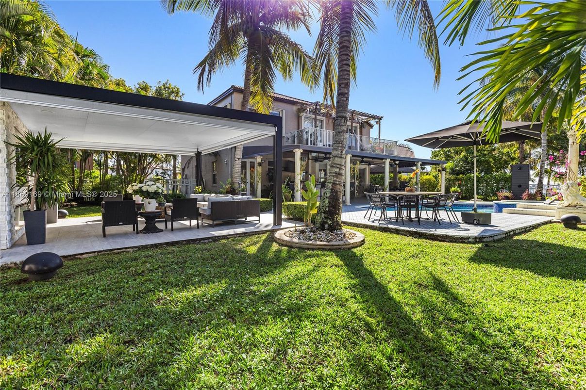 Backyard, Exterior, Pool