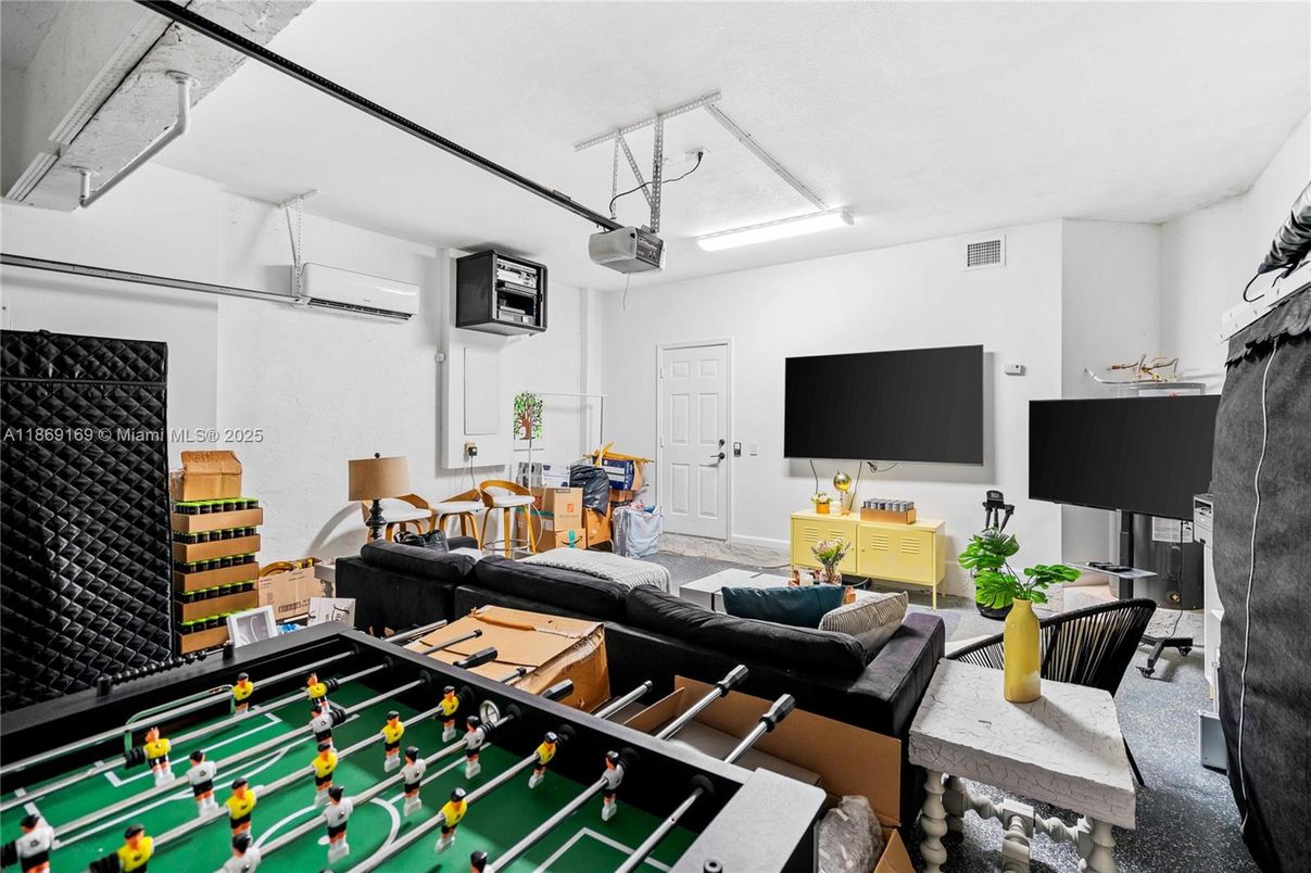 Billiard Table, Game Room, Interior, Living room