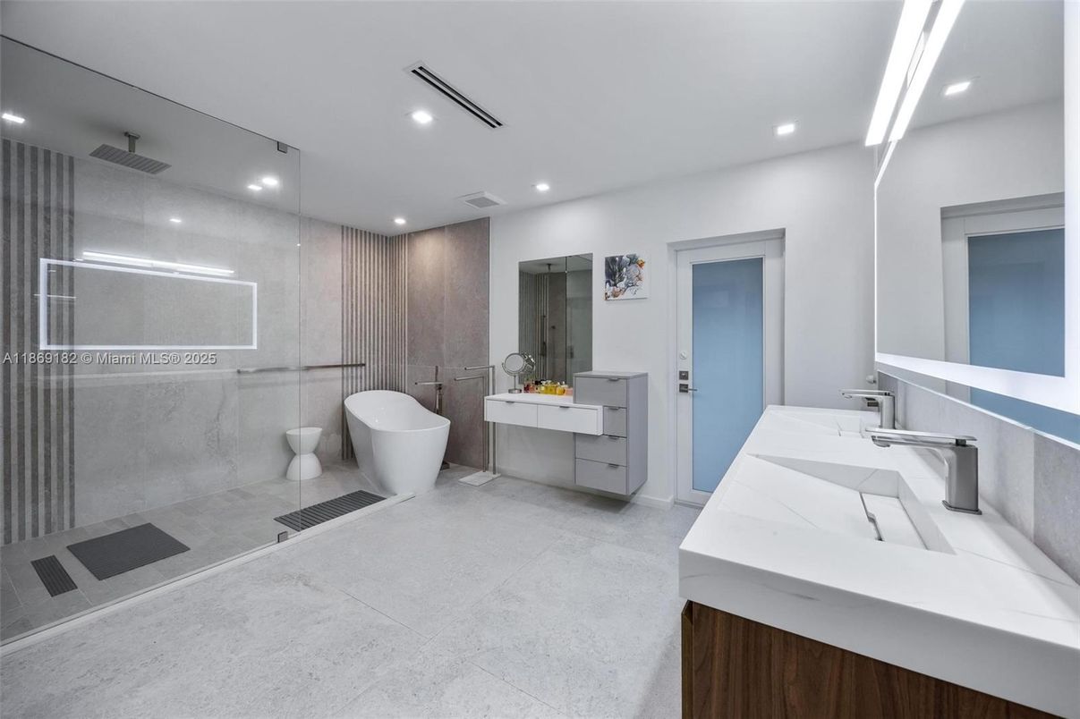 Bathroom, Dual Sink Vanities, Free Standing Baths, Glass Shower, Interior, Recessed Lighting