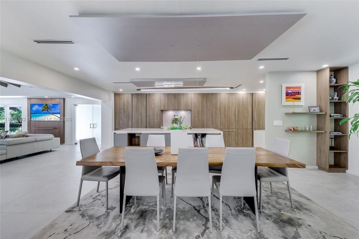 Dining room, Interior, Kitchen, Marble, Pendant Lights, Recessed Lighting
