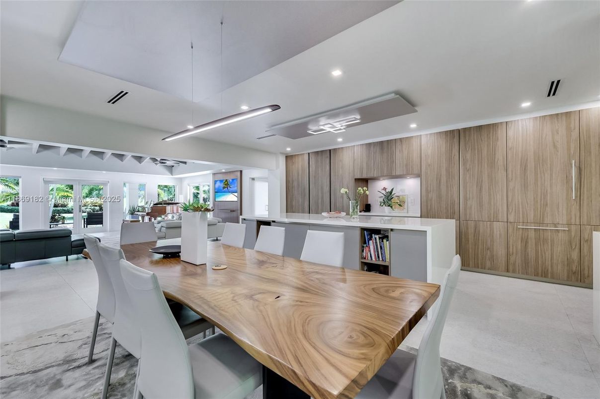 Dining room, Interior, Kitchen, Pendant Lights, Recessed Lighting