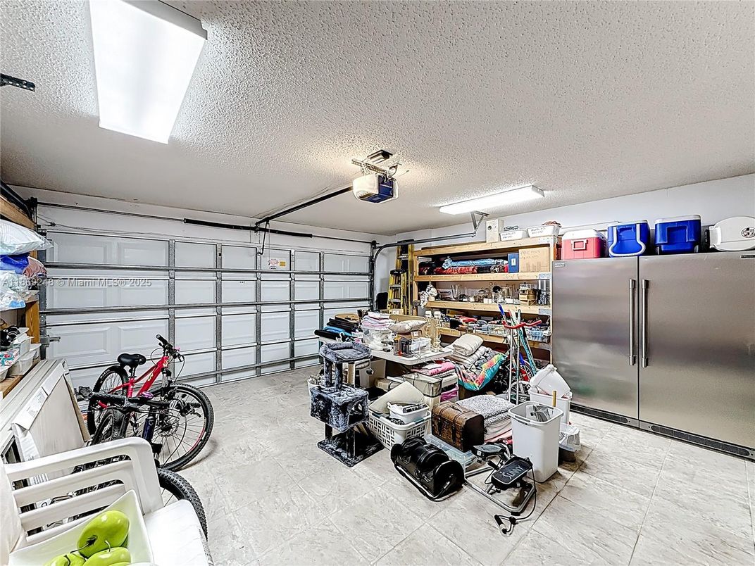 Garage, Interior