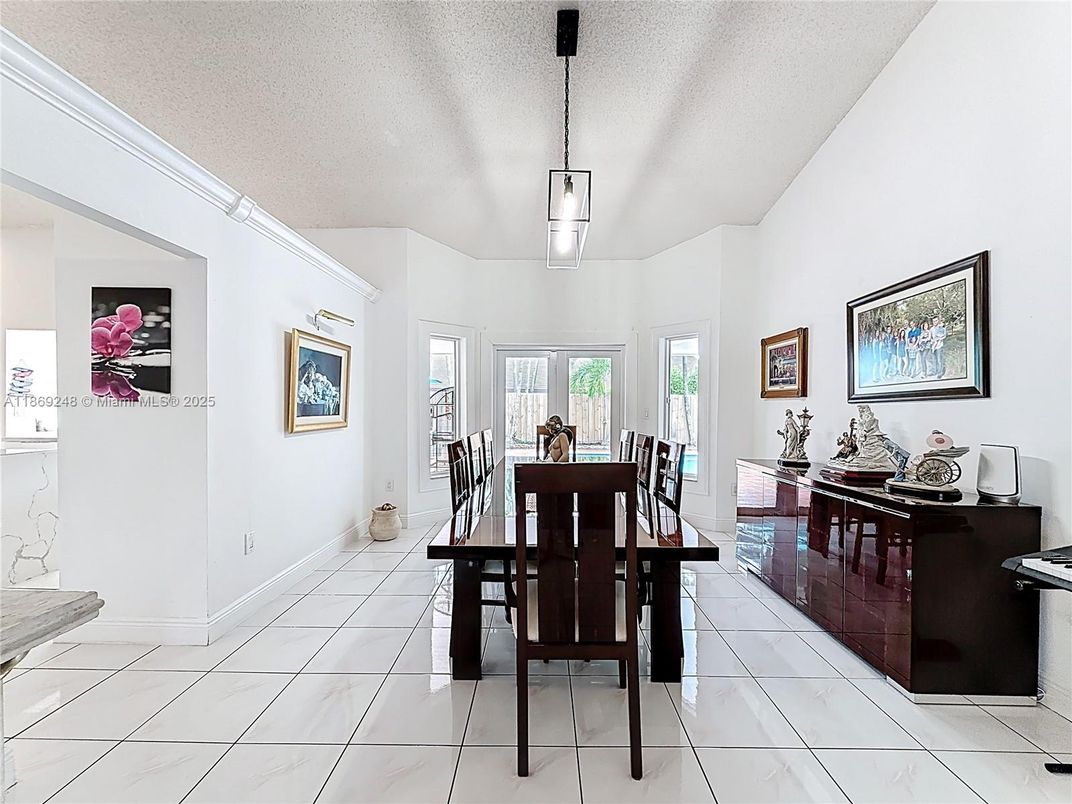 Dining room, Interior, Marble, Pendant Lights