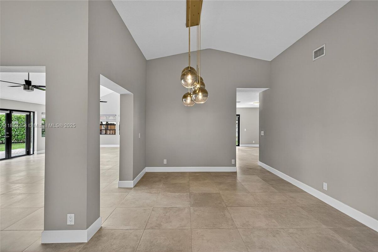 Empty room, Interior, Pendant Lights
