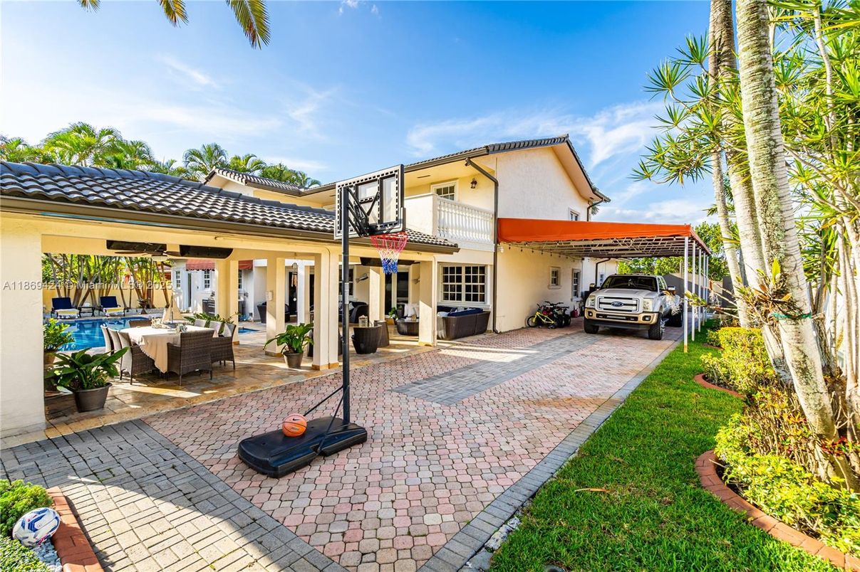 Backyard, Exterior