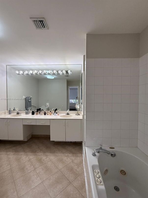 Bathroom, Dual Sink Vanities, Interior