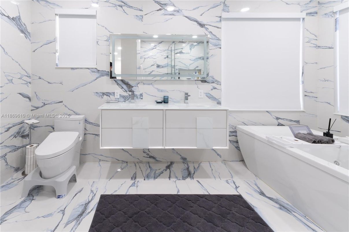 Bathroom, Interior, Marble, Marble Walls