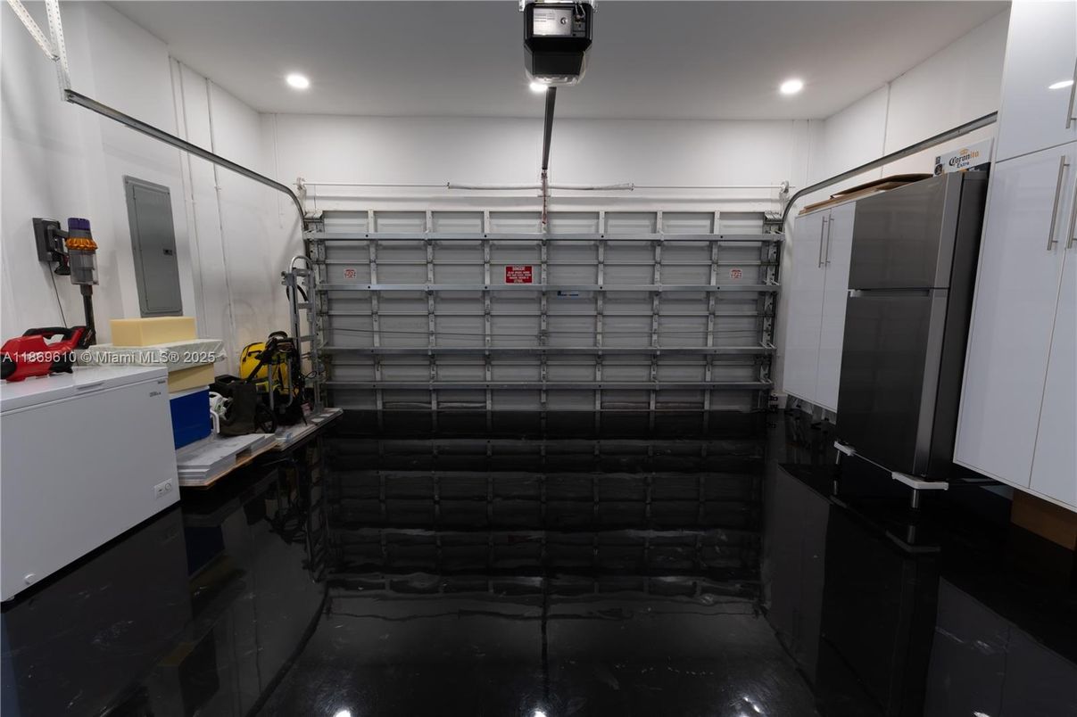 Garage, Interior, Recessed Lighting