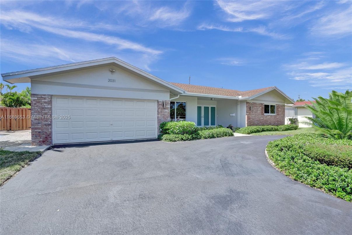 Attached, Exterior, Facade, Brick Facade, Ranch