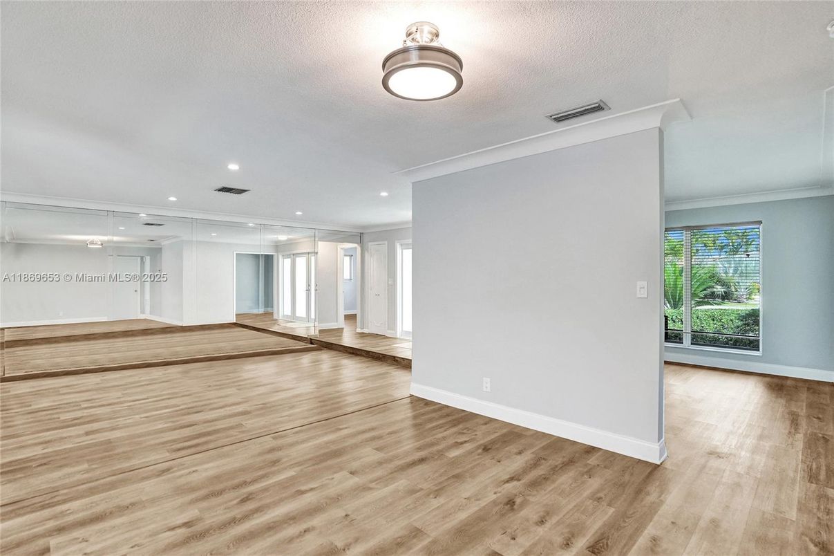 Empty room, Interior, Recessed Lighting, Wood Texture Flooring