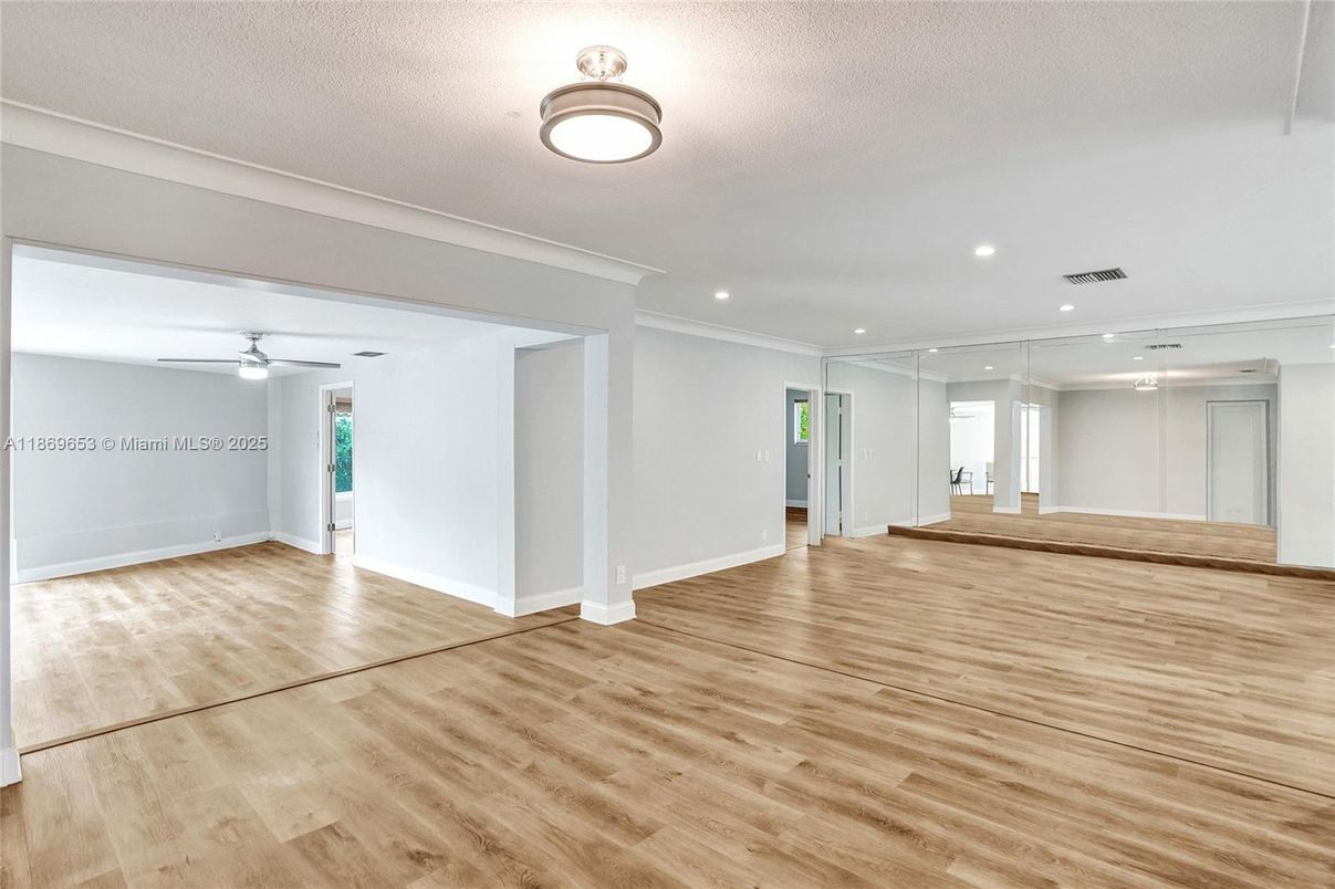 Empty room, Interior, Recessed Lighting, Wood Texture Flooring