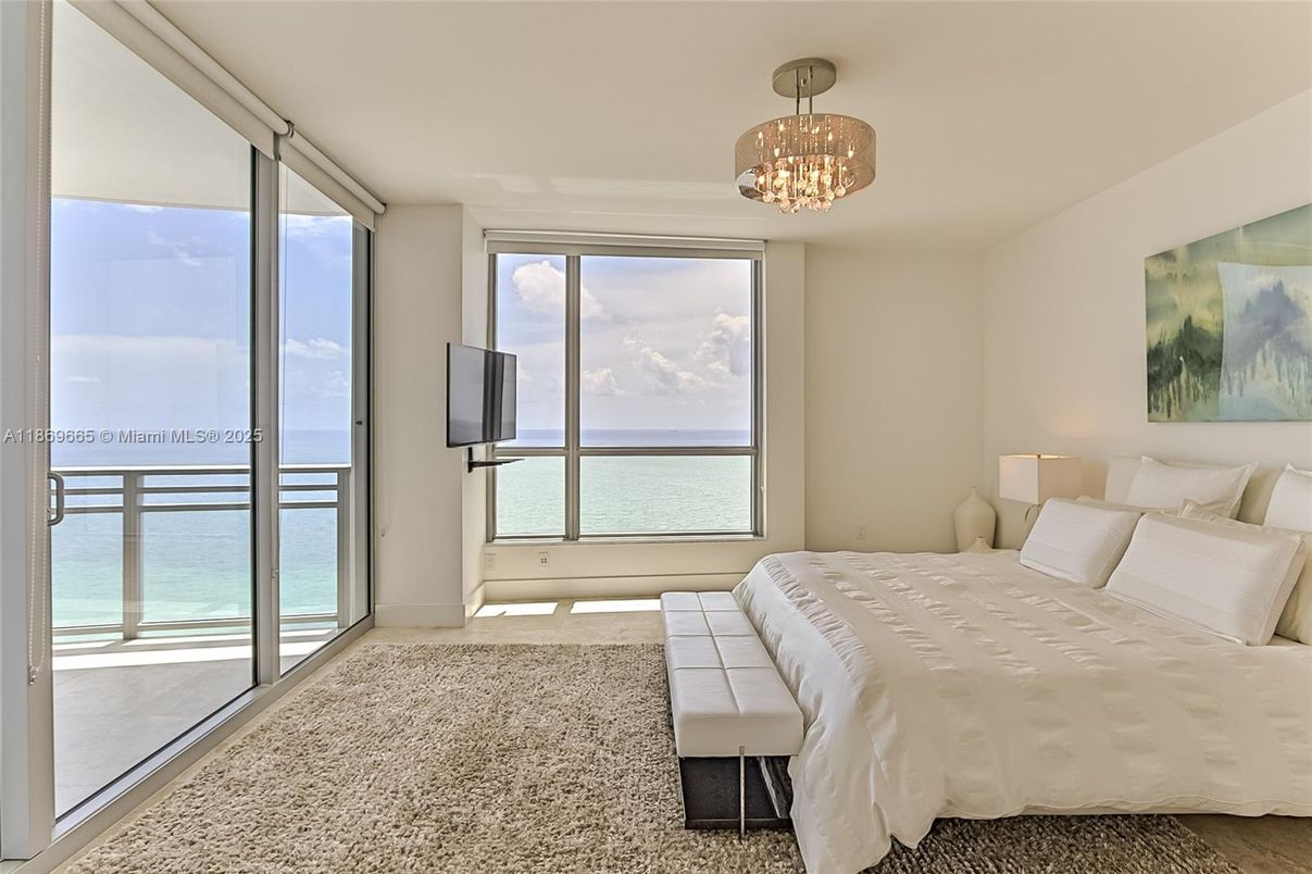 Bedroom, Interior, Water