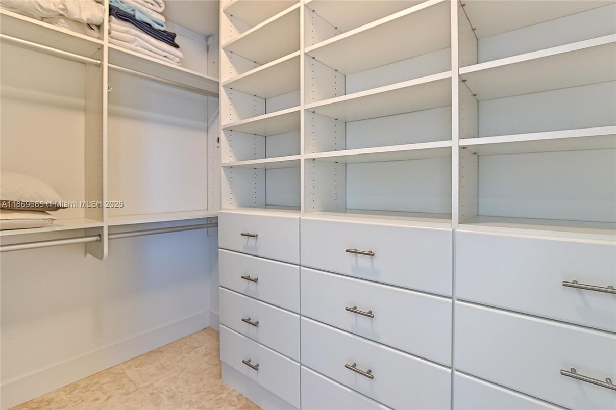 Interior, Walk-in Closets