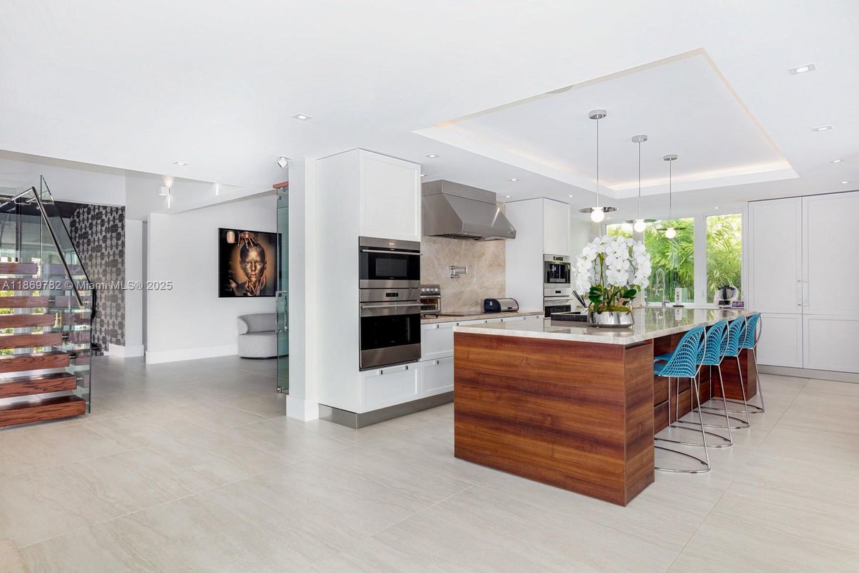 Interior, Kitchen, Pendant Lights, Recessed Lighting, Stainless Steel Appliances