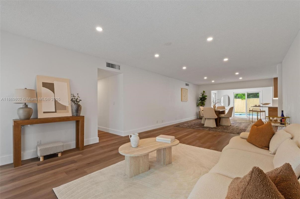 Dining room, Interior, Living room, Recessed Lighting, Wood Texture Flooring