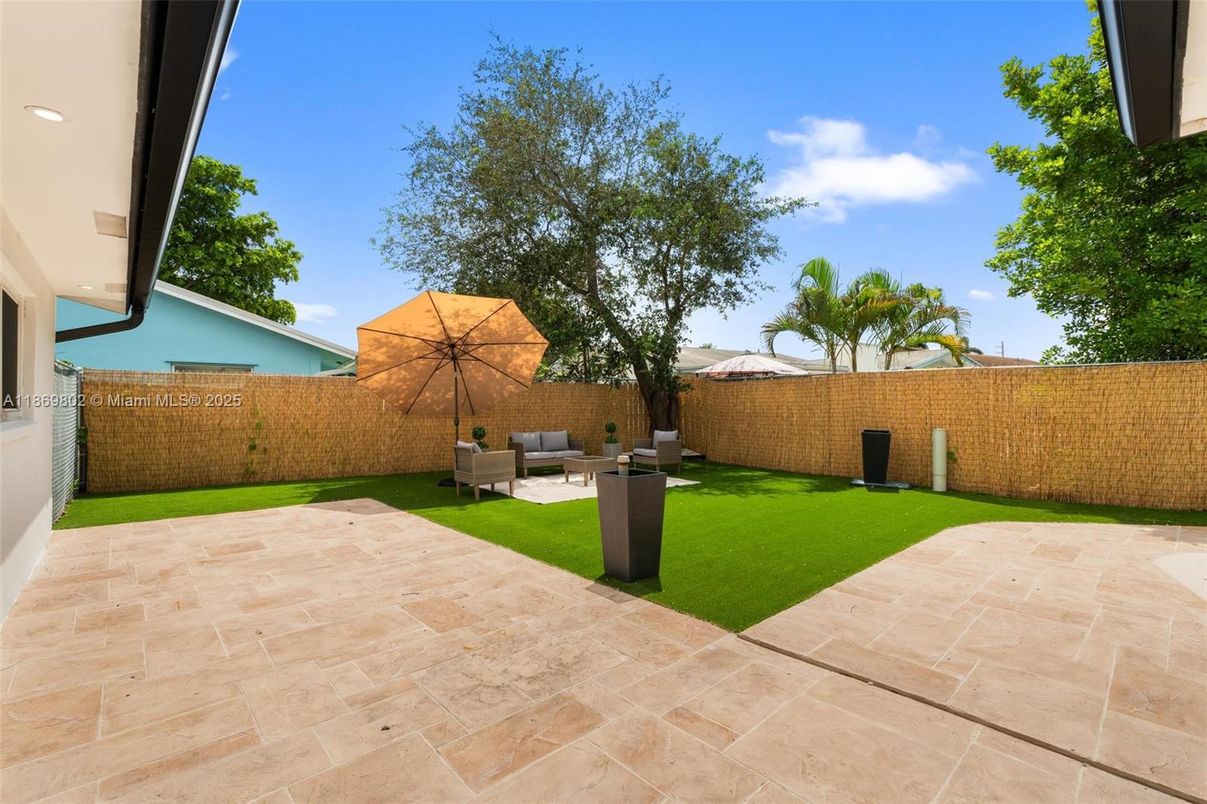Backyard, Exterior