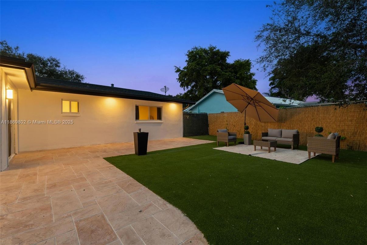 Backyard, Exterior