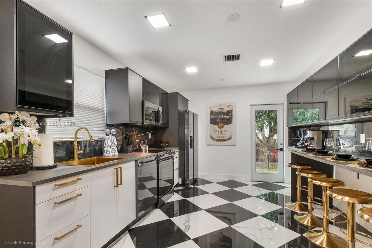 Interior, Kitchen, Recessed Lighting
