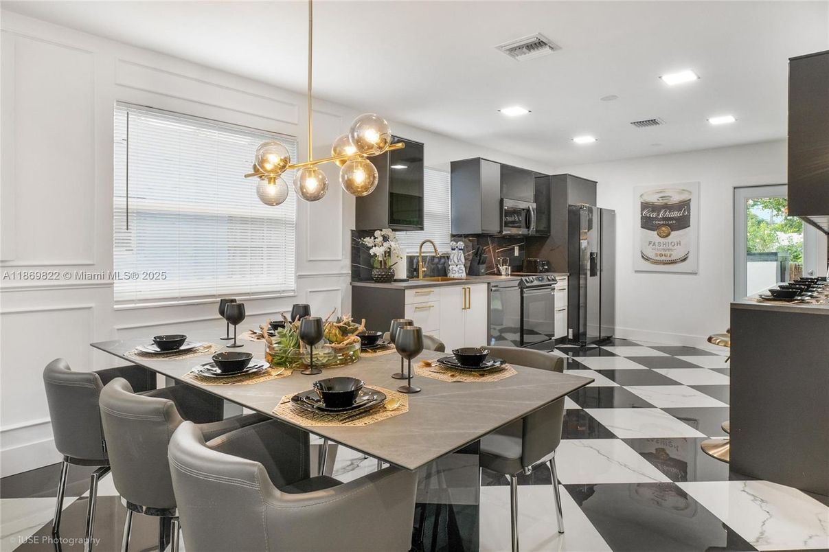Dining room, Interior, Kitchen, Marble, Pendant Lights, Recessed Lighting, Stainless Steel Appliances