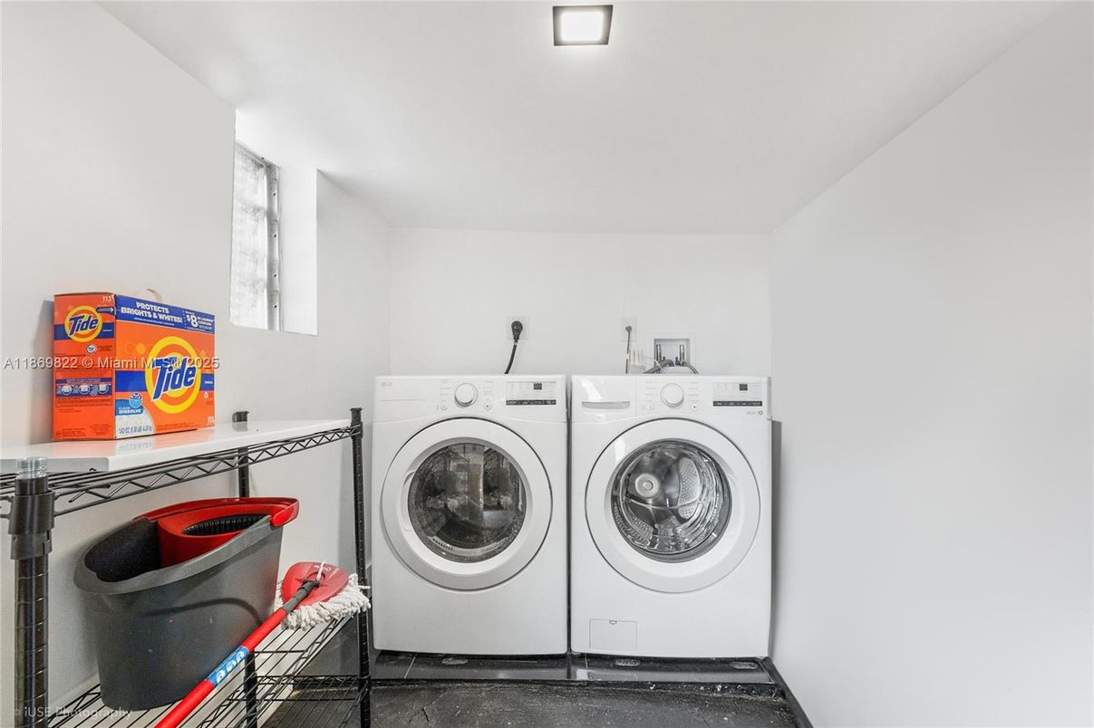 Interior, Washer