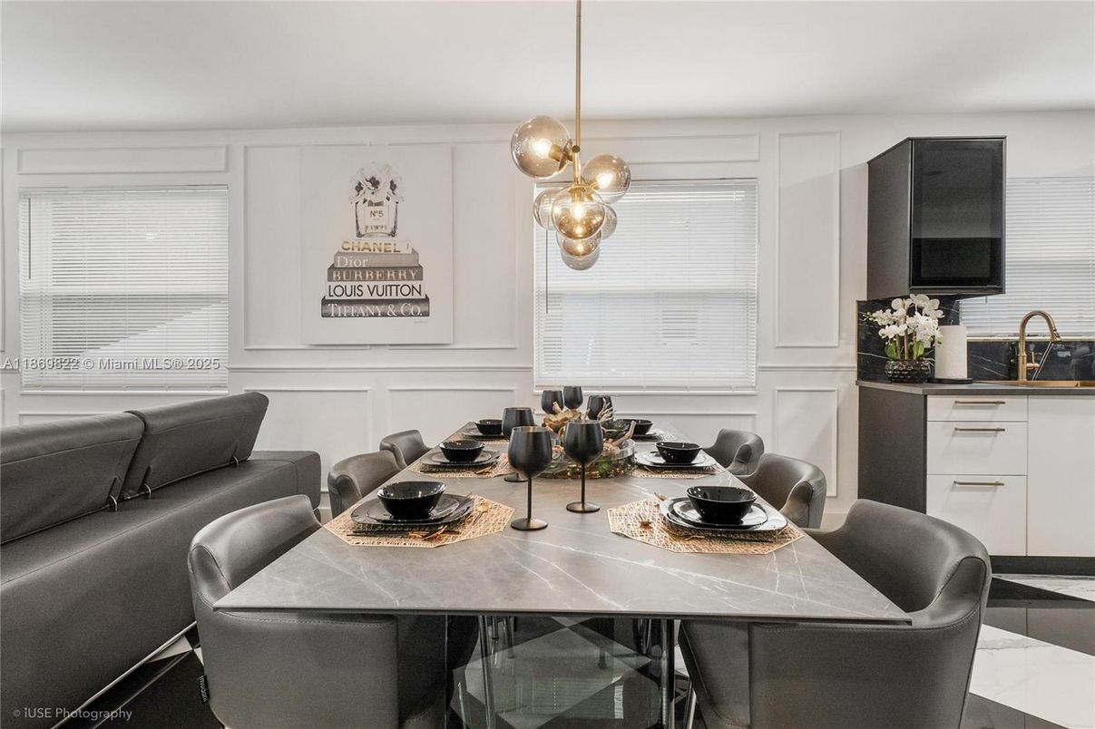 Dining room, Interior, Pendant Lights