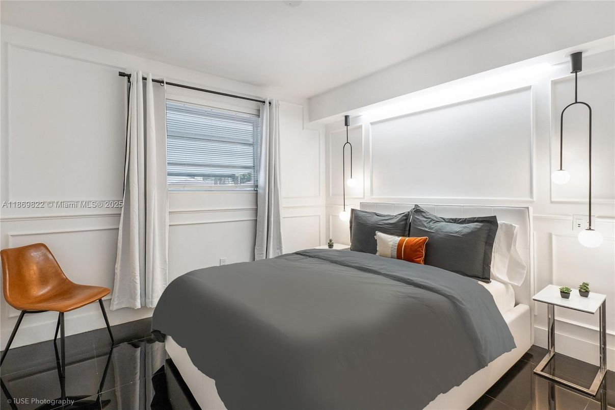 Bedroom, Interior, Pendant Lights