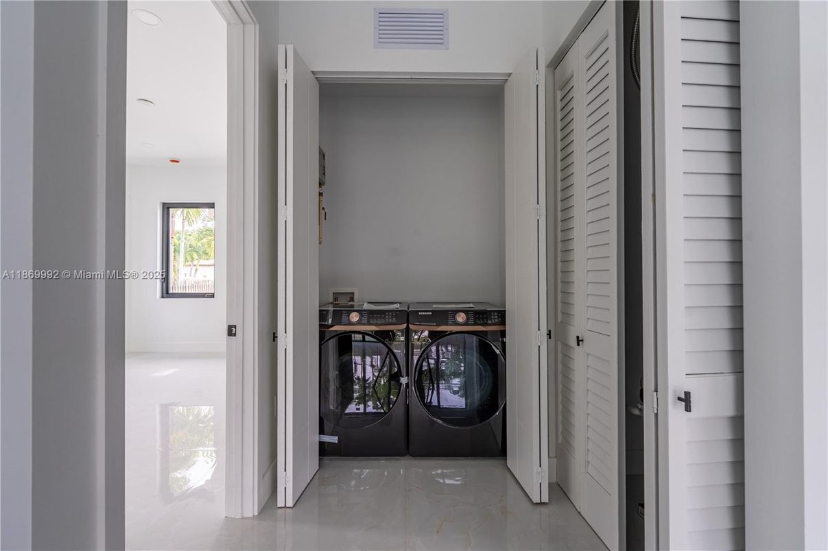 Interior, Utility Closets, Washer