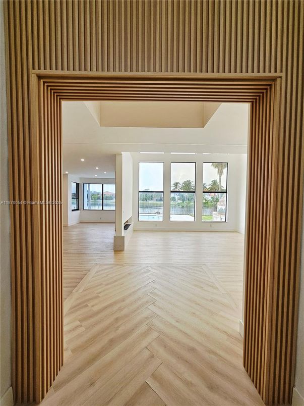 Empty room, Interior, Recessed Lighting, Wood Texture Flooring