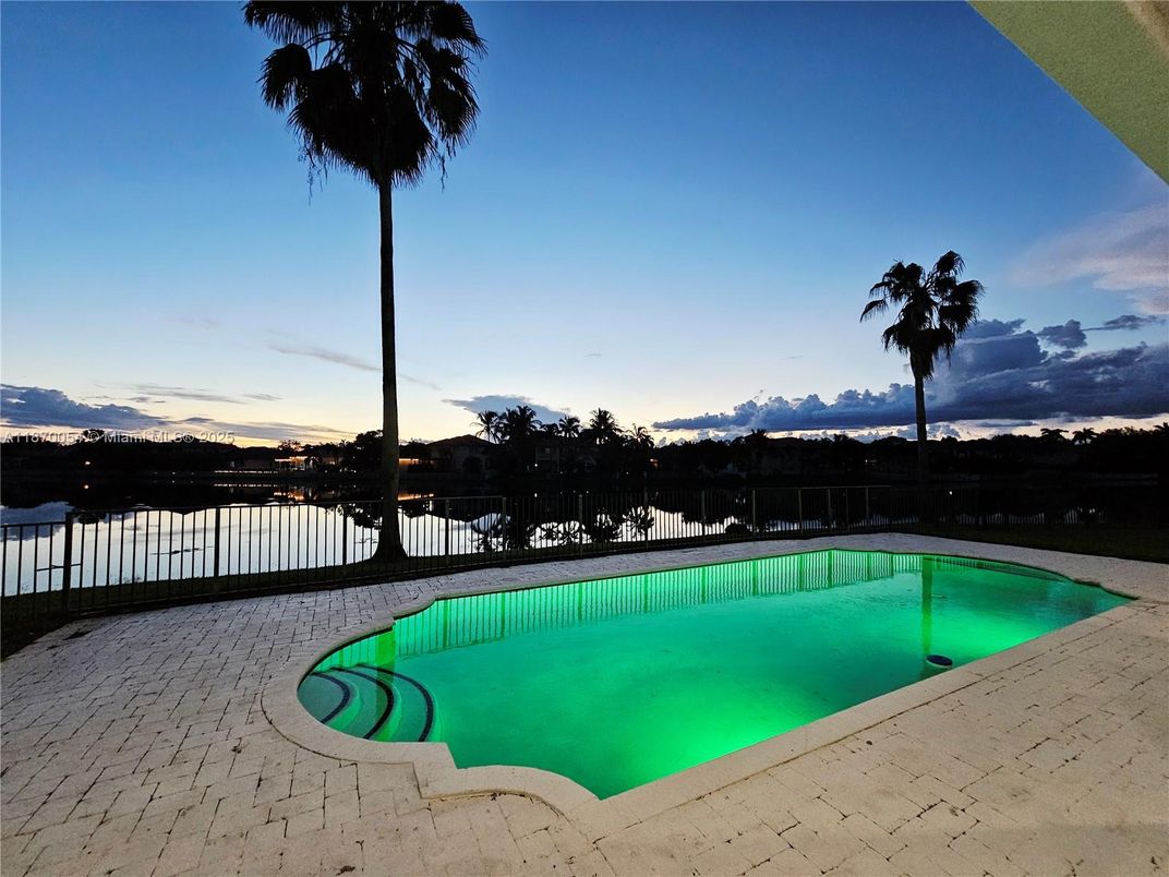 Exterior, Pool, Water