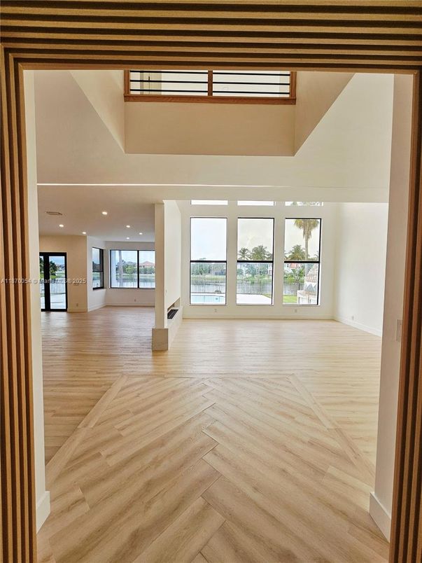 Empty room, Interior, Recessed Lighting, Wood Texture Flooring