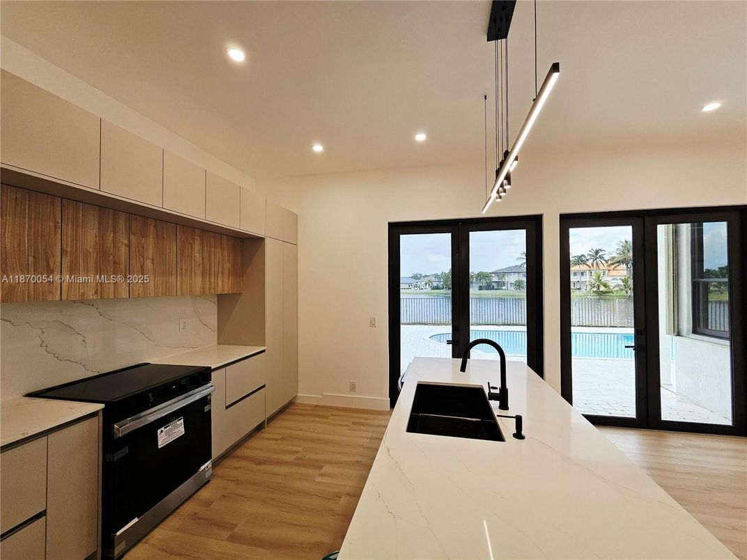 Interior, Kitchen, Pendant Lights, Recessed Lighting, Wood Texture Flooring