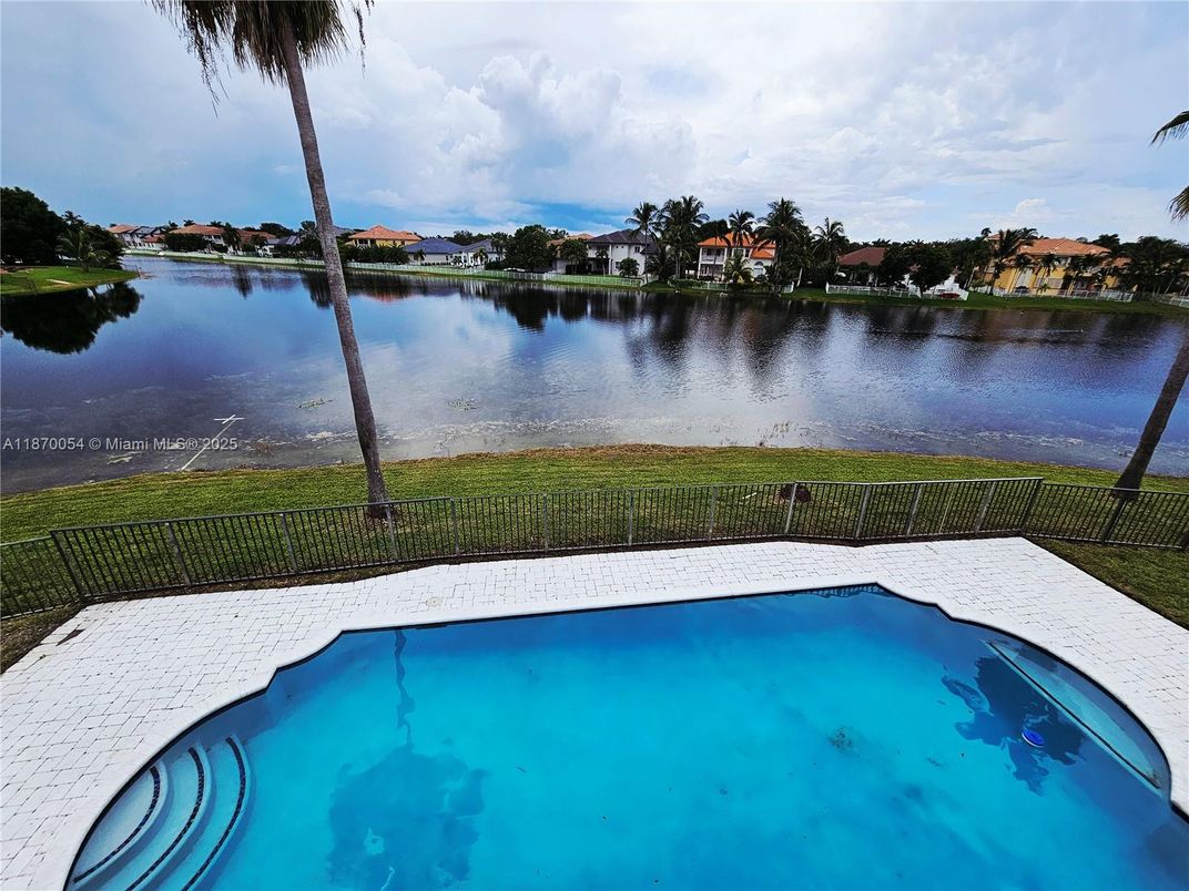 Exterior, Pool, Water