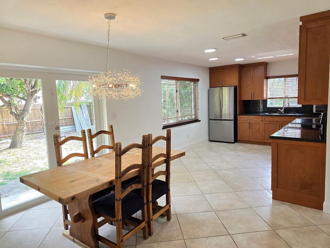 Chandelier, Dining room, Interior, Kitchen, Pendant Lights, Recessed Lighting