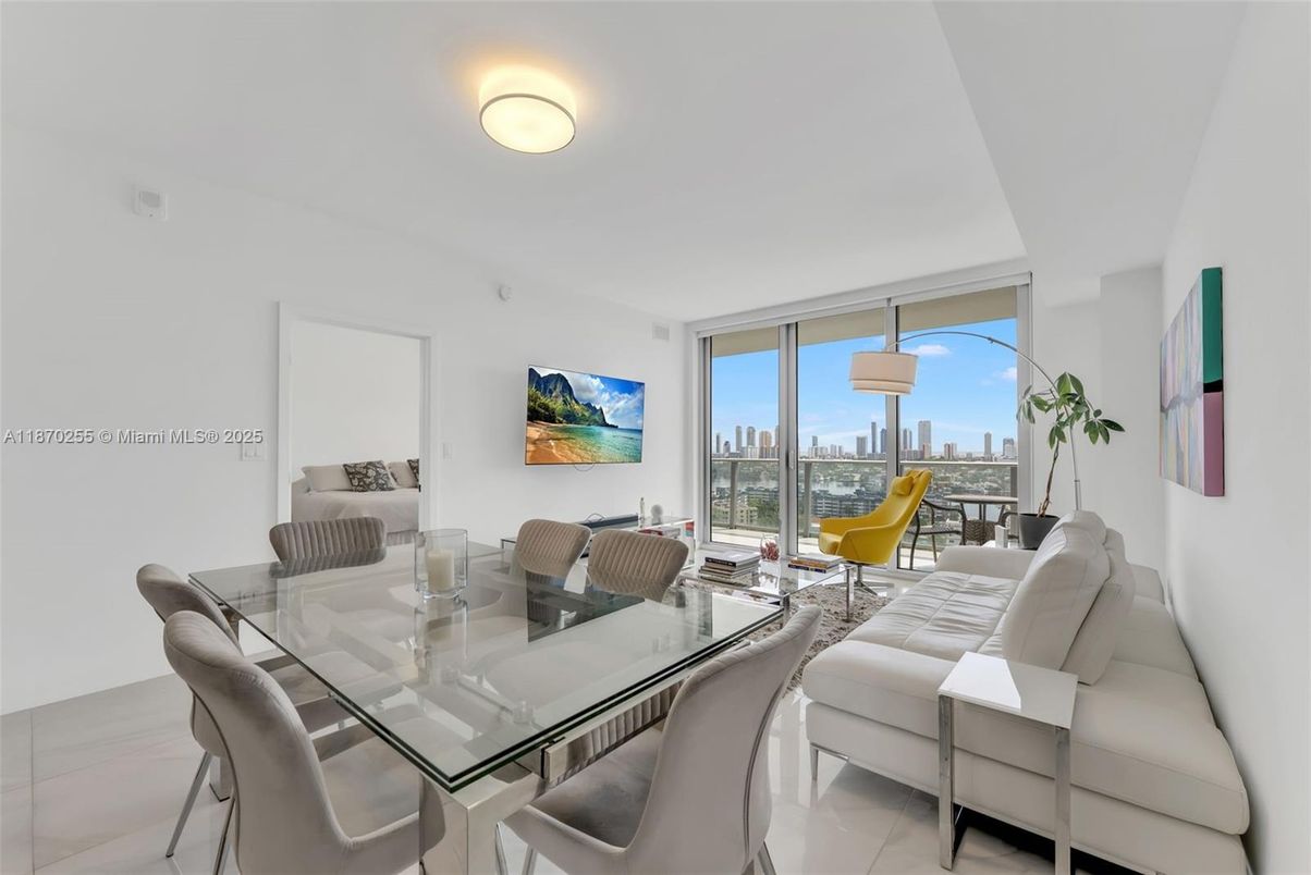 Dining room, Interior, Living room, Water