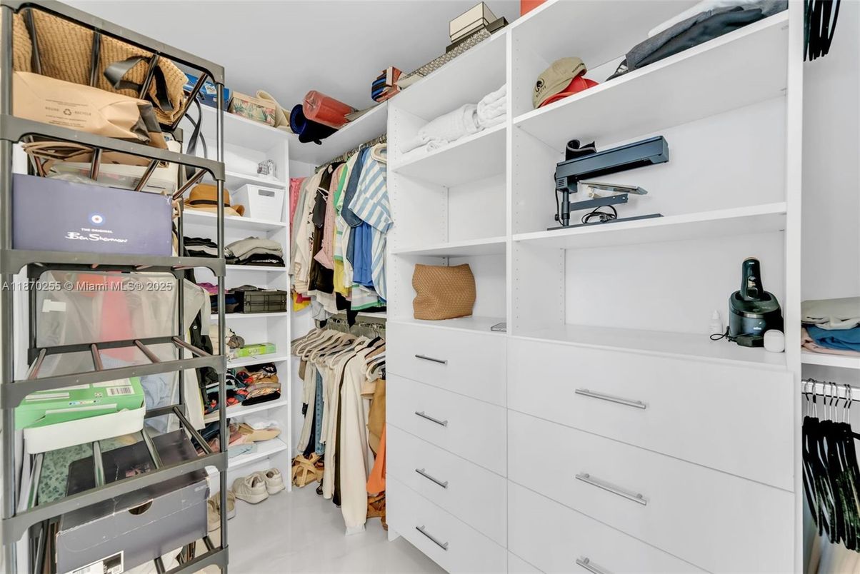 Interior, Walk-in Closets