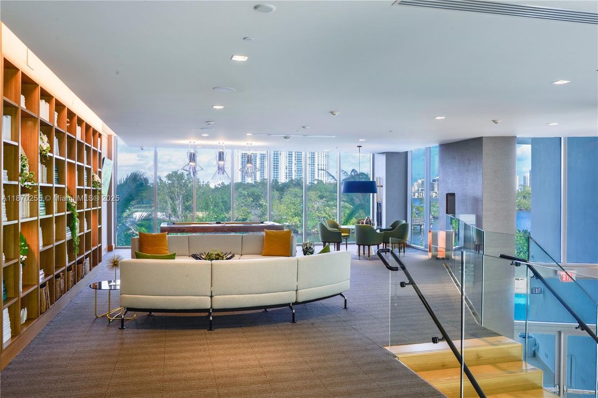 Dining room, Interior, Living room, Pendant Lights, Recessed Lighting