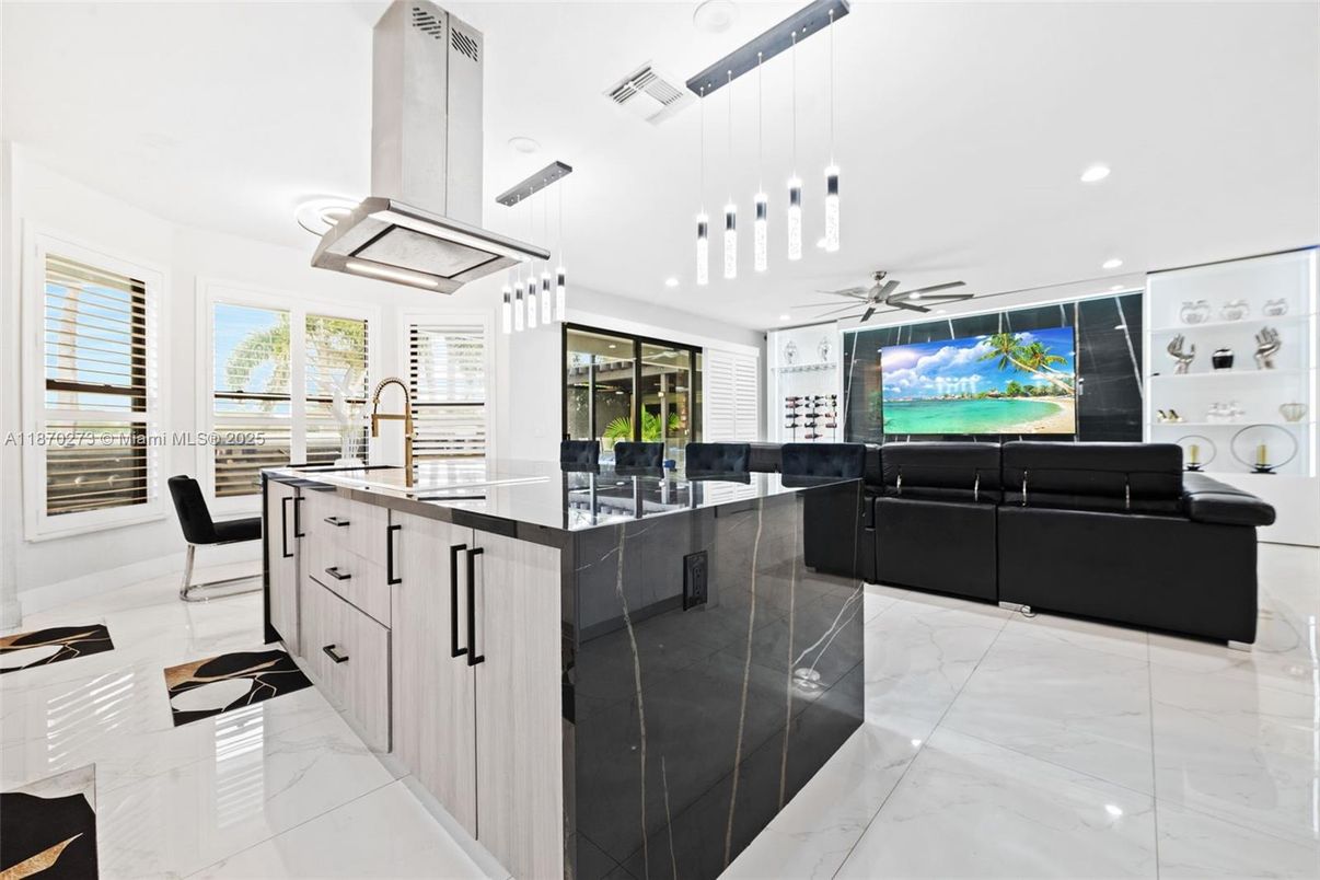 Interior, Kitchen, Living room, Marble, Pendant Lights, Recessed Lighting