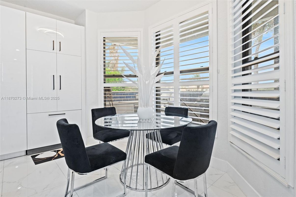 Dining room, Interior, Marble
