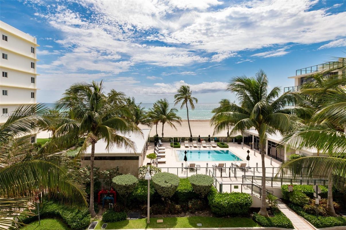 Exterior, Pool, Water